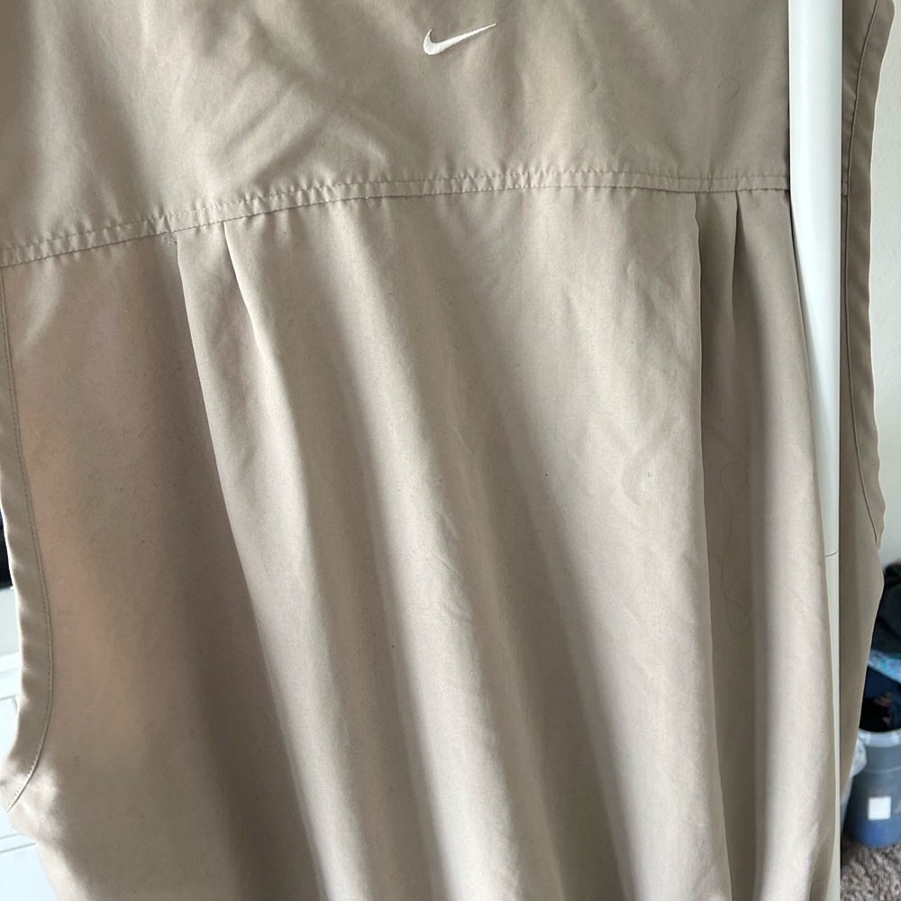 Nike men's Golf Beige V-Neck Vest with Striped Trim - Picture 5 of 5